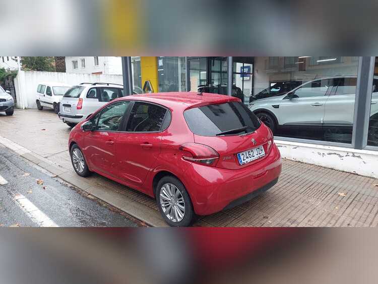 Peugeot 208 1.6 hdi foto 4